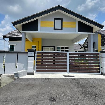 Bungalow Homestay Jasin Perdana Extérieur photo